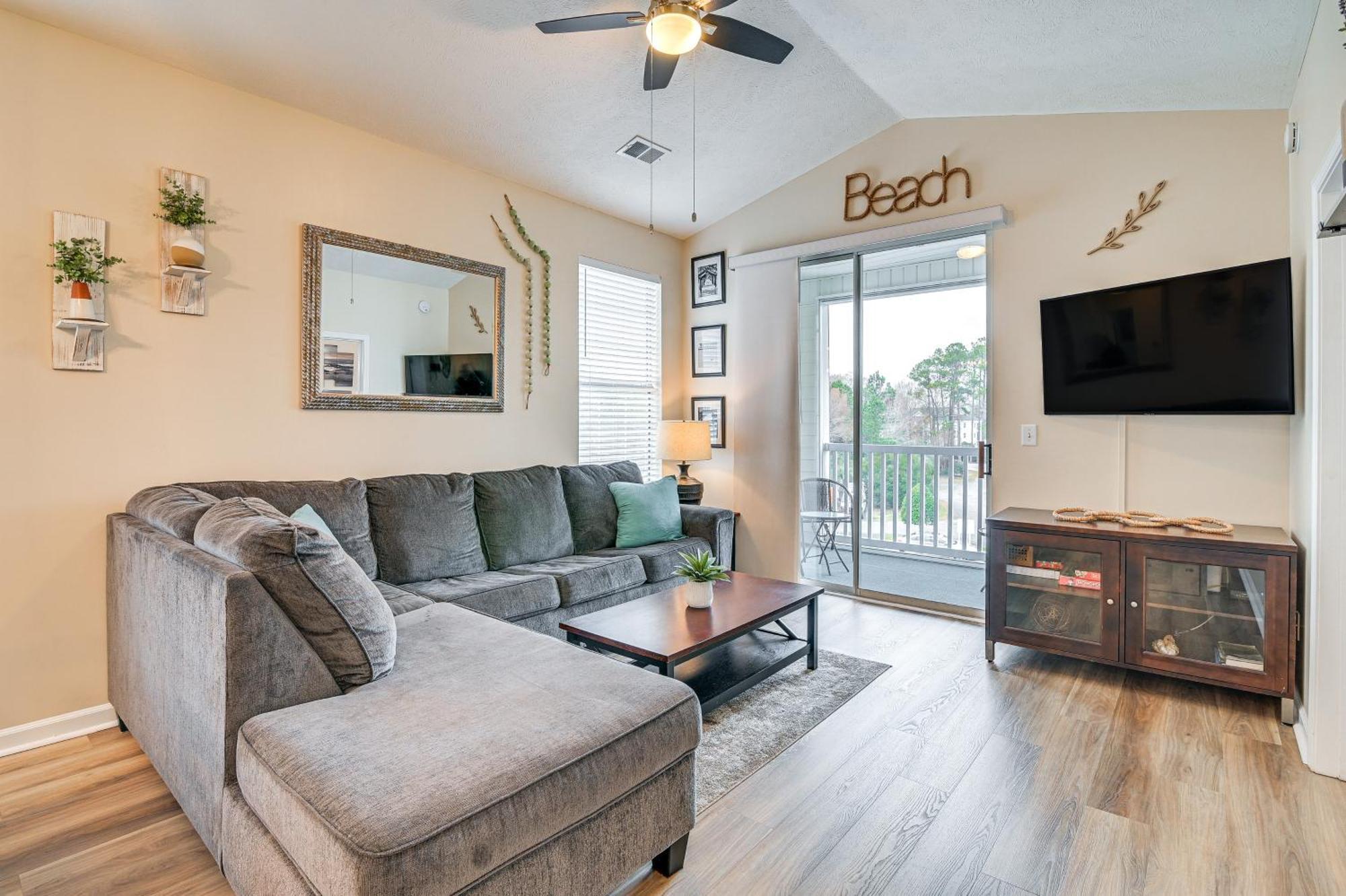 Breezy Golf Condo With Pool Access, 4 Mi To Beach Миртл-Бич Экстерьер фото